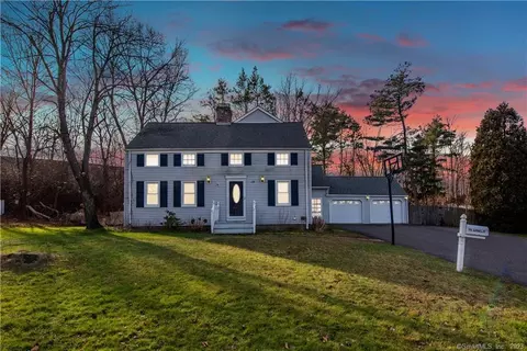 15 Arnold Dr, East Hartford, CT 06108