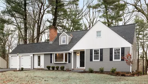 192 Carriage Dr, Glastonbury, CT 06033
