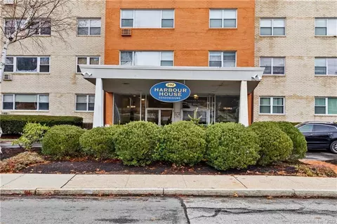 292 Pequot Ave #4K, New London, CT 06320