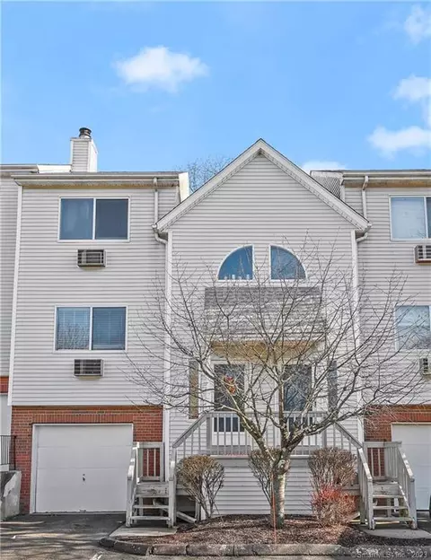 925 Oronoke Rd #36K, Waterbury, CT 06708