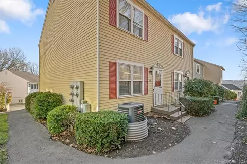 55 Mill Plain Rd #16-1, Danbury, CT 06811