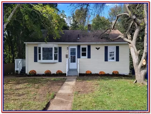 37 Western Ave, Norwich, CT 06360