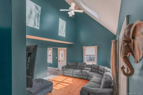 30 Fountain St, Danielson, CT 06239