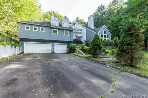 83 Greentree Dr, Glastonbury, CT 06033