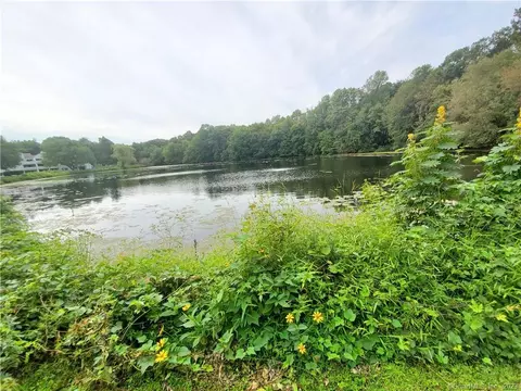 76 Rowayton Woods Dr #76, Norwalk, CT 06854