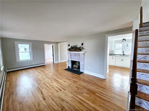 78 Old Colchester Rd, Waterford, CT 06375