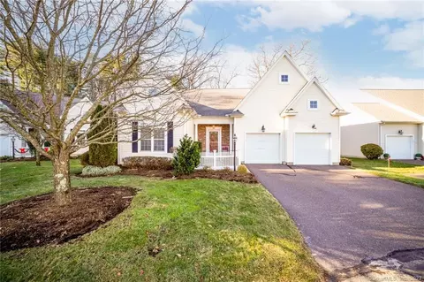 214 Kenswick Ln #214, Windsor, CT 06095