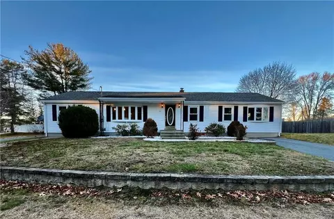 2 Leon St, Thompson, CT 06277