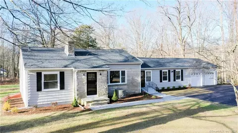 508 Amity Rd, Woodbridge, CT 06525