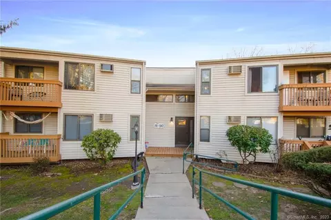 88 Woodland Dr #88, Cromwell, CT 06416