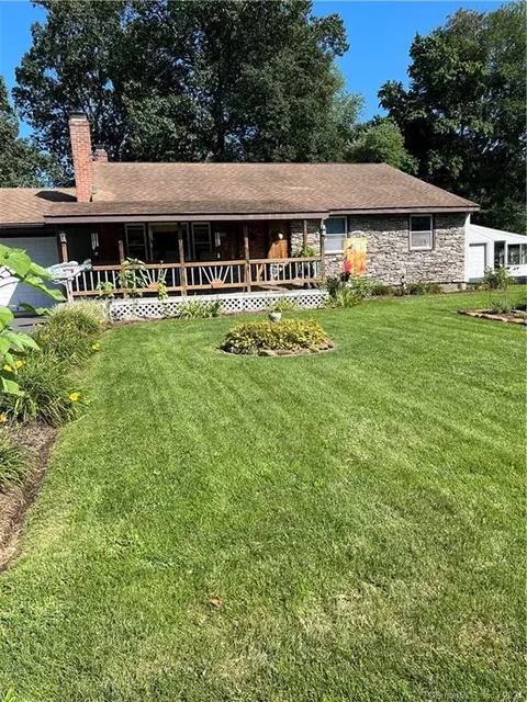 115 Bel Aire Cir, Windsor Locks, CT 06096