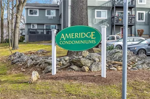28 Ameridge Dr #28, Bridgeport, CT 06606