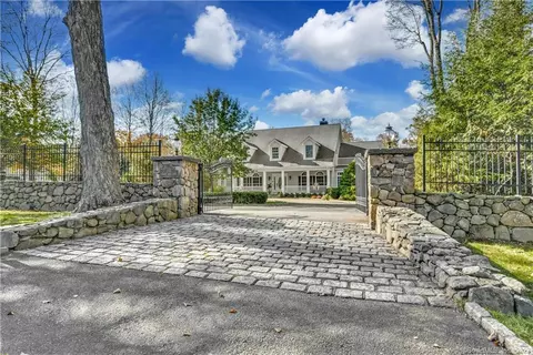 30 Sunset Hill Rd, Bethel, CT 06801