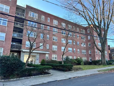 54 W North St #102, Stamford, CT 06902