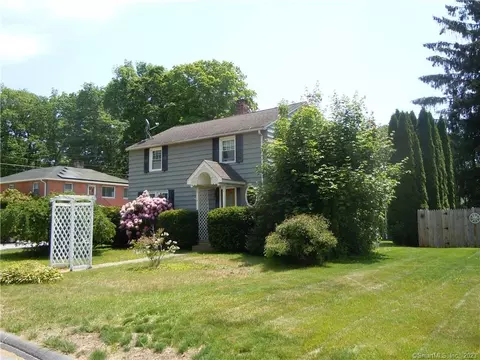 116 Woodruff Ave, Thomaston, CT 06787