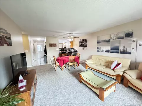 69 Northwest Dr #38, Plainville, CT 06062