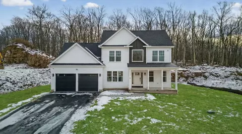50 Rock Ridge Rd, Manchester, CT 06040