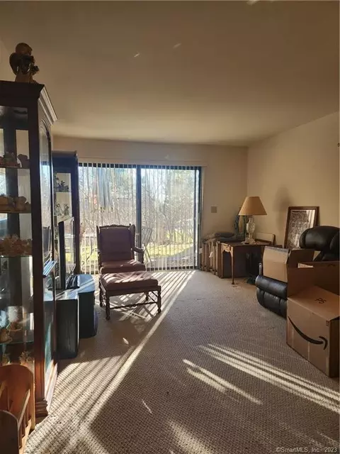 402 Asbury Rdg #402, Shelton, CT 06484