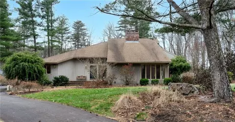 15 Talcott Mountain Rd, Simsbury, CT 06070