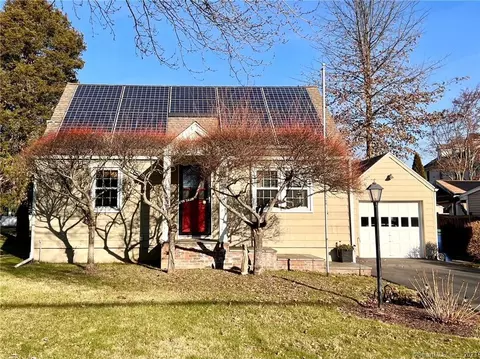 8 Davenport Ave, Westport, CT 06880