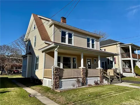 52 N Pearl St, Meriden, CT 06450