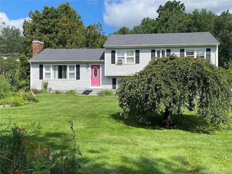 27 Brinsmaid Rd, Monroe, CT 06468