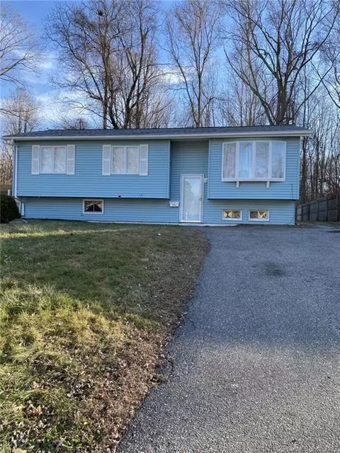 191 Southridge Dr, Windham, CT 06226