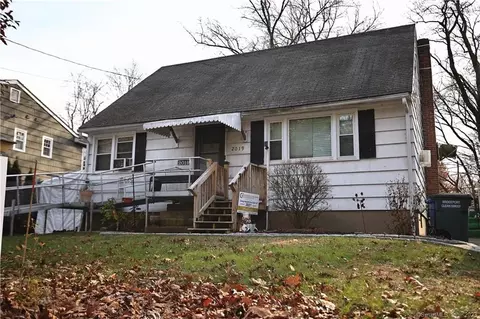 2019 Old Town Rd, Bridgeport, CT 06606