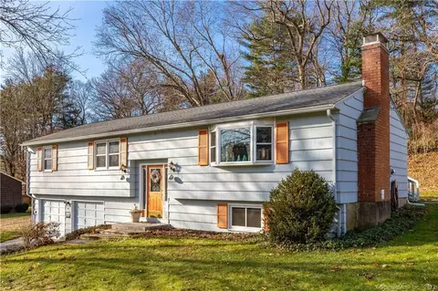 86 Glenwood Dr, Windsor, CT 06095
