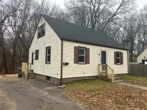 76 S Hawthorne St, Manchester, CT 06040