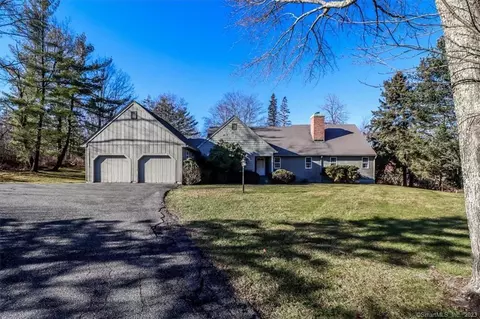 9 Meadow Ln, Sherman, CT 06784