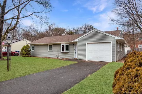 29 Plum Tree Rd, Plainville, CT 06062