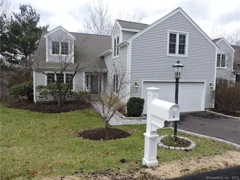 8 Westview Ln #8, Brookfield, CT 06804