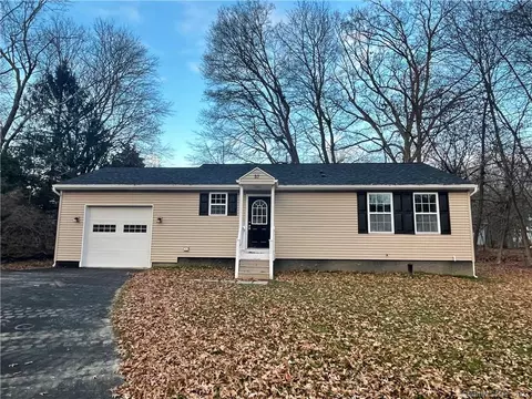 57 Mohegan Park Rd, Norwich, CT 06360