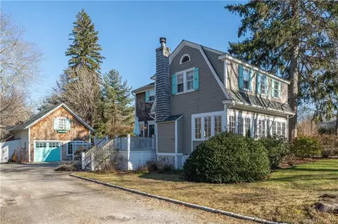 53 Liberty St, Madison, CT 06443