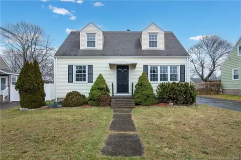 15 Stoddard Rd, East Haven, CT 06512