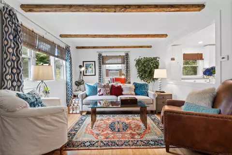 28 Church St, Old Saybrook, CT 06475