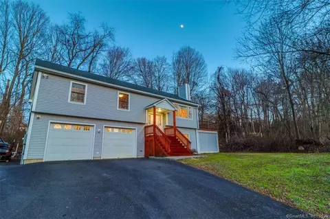 3 Forest Hills Dr, New Fairfield, CT 06812