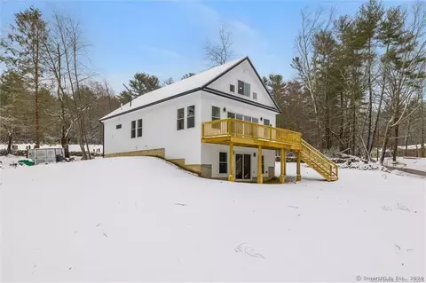 4 Oak Dr, Woodstock, CT 06281