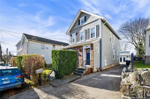 22 Beech St, Greenwich, CT 06830