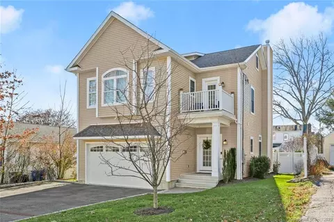 135 Crane St, Fairfield, CT 06825