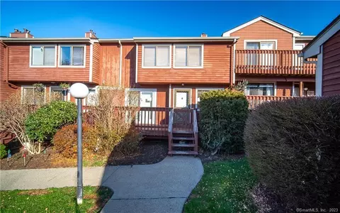25 Florence Rd #60, Branford, CT 06405