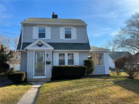 55 Lindsley Pl, Stratford, CT 06614