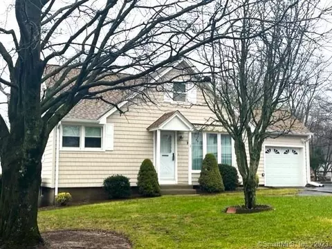 2 S Cornell Rd, Danbury, CT 06810