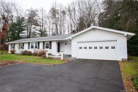19 Farms Village Rd, Simsbury, CT 06070