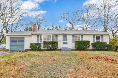 17 Wagon Rd, Enfield, CT 06082