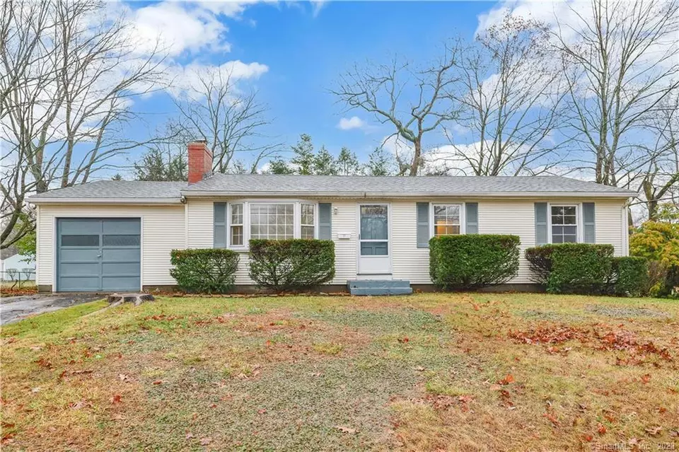 17 Wagon Rd, Enfield, CT 06082 36 Photos Movoto