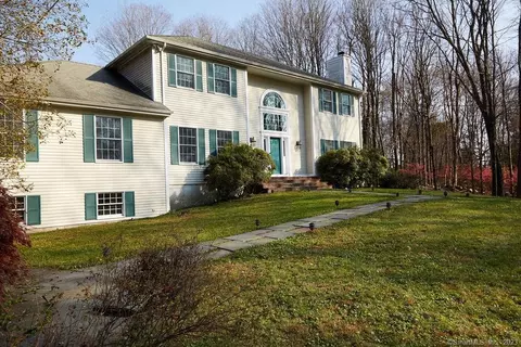 69 Old Farm Rd, Weston, CT 06883