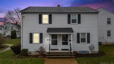 295 Sylvan Knoll Rd, Stamford, CT 06902