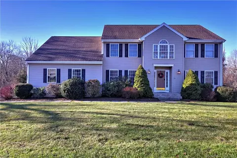 25 Nicole Ct, Cheshire, CT 06410